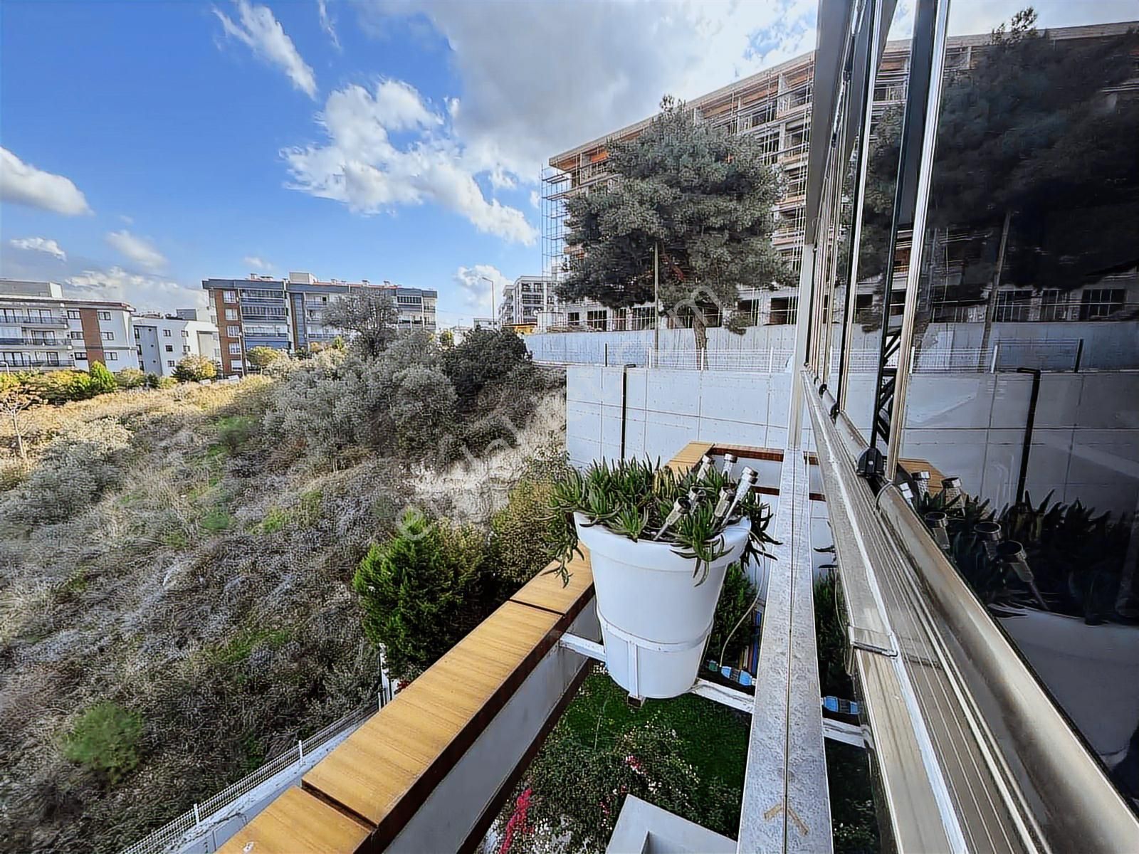 Kuşadası Merkeze Yakın Lüks 5+2 Çatı Dubeks - Görsel 5