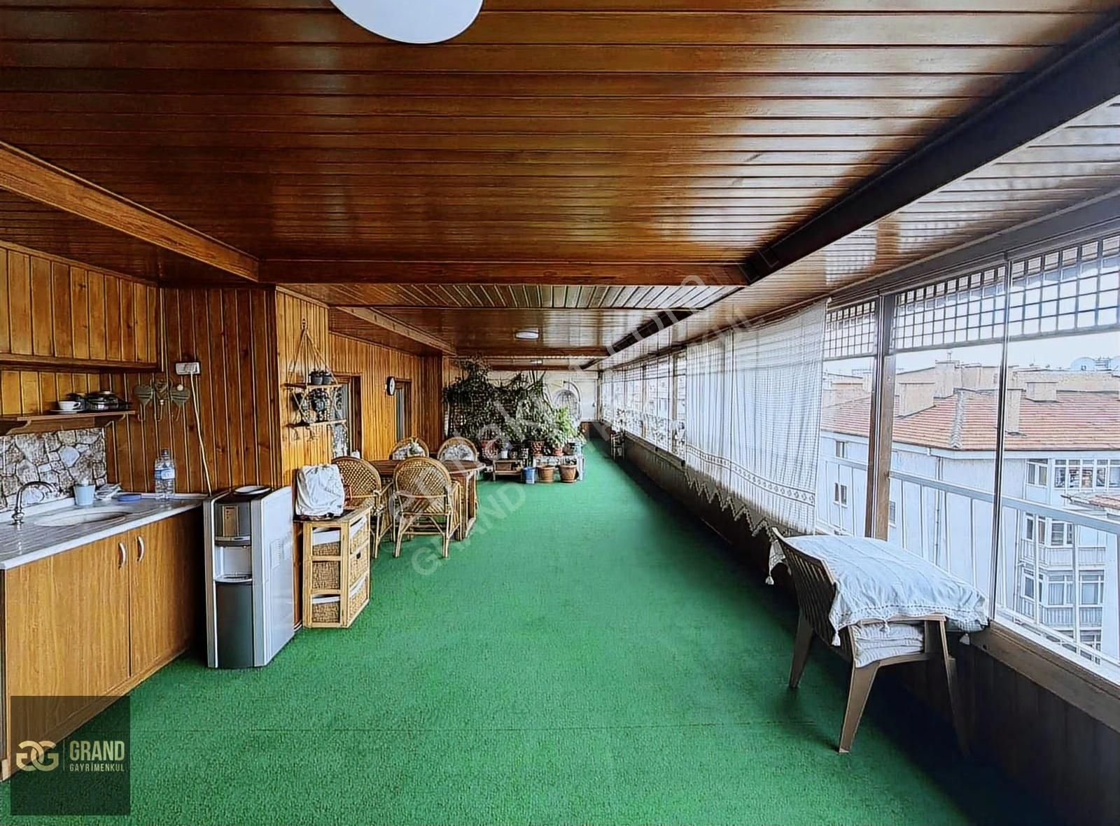 Zübeyde Hanım Metro'ya 50 Metre Dublex Satılık 4+1 Daire - Görsel 2