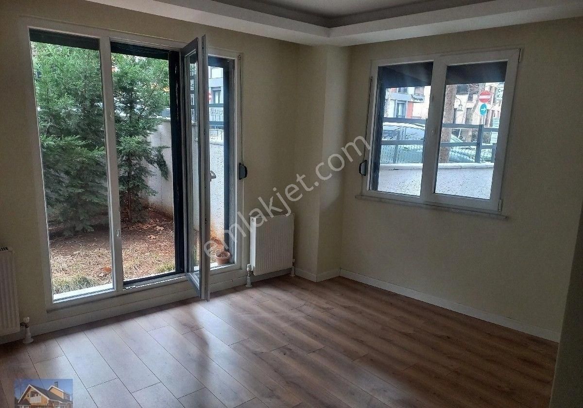 İdealtepede Cadde Üzerinde 2+1 60m2 Net Yüksek Giriş Bahçe Kullanımlı Satılık Daire