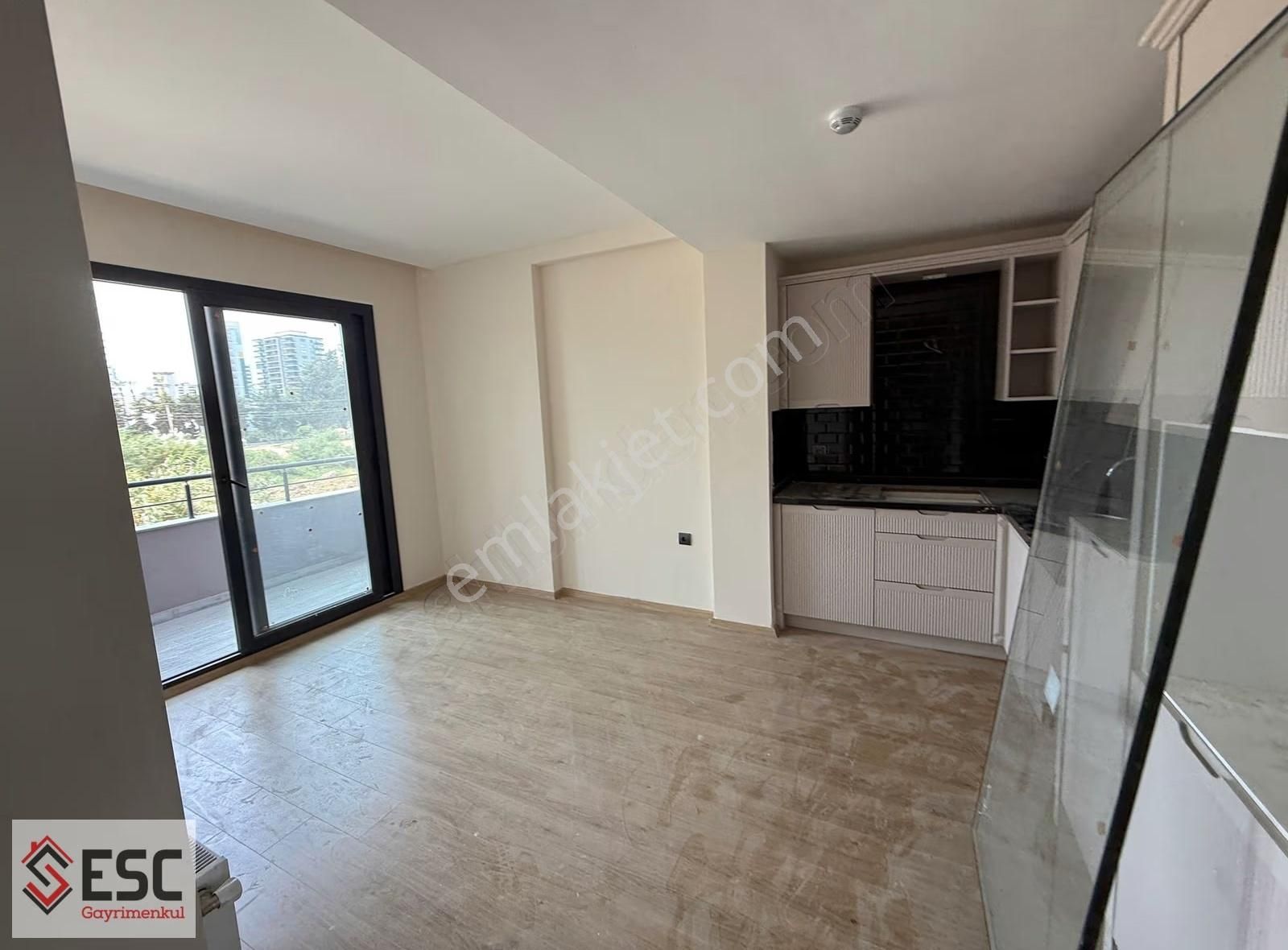 Esc'den Deniz Mah'de Deniz Manzaralı 2+1 Satılık Daire Esc2137 - Görsel 2