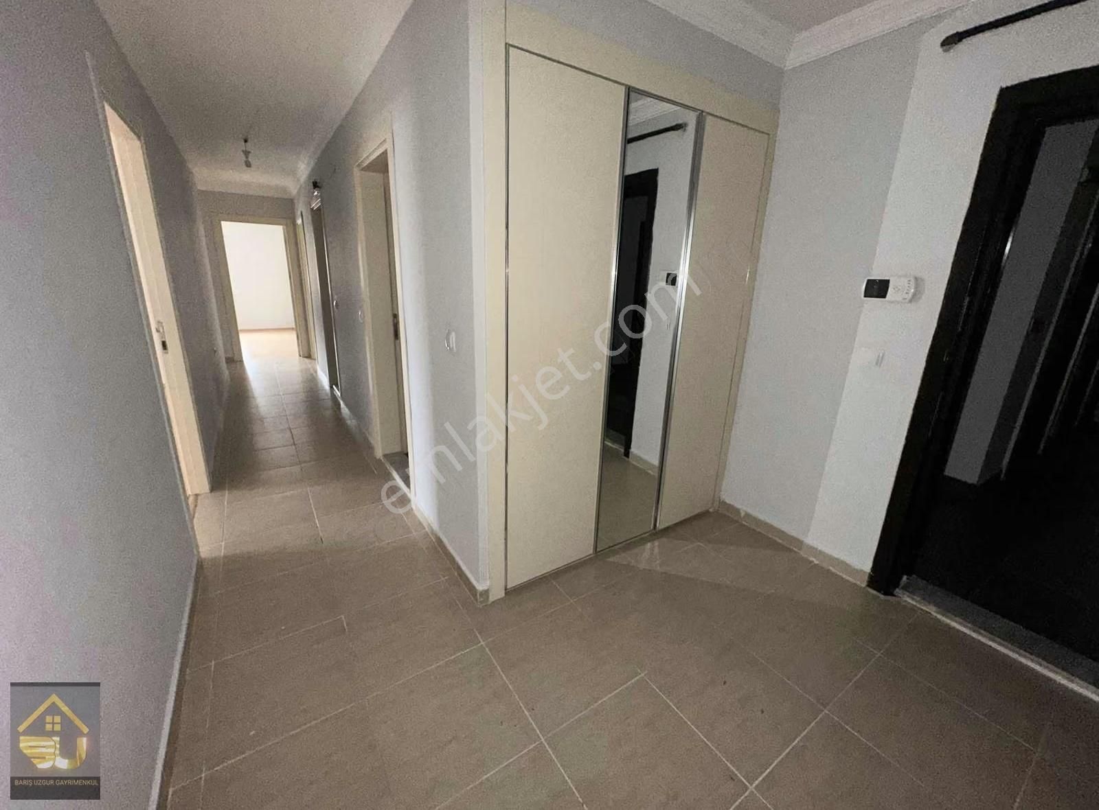 Üreğil Mah.merkezi Yerde Site İçerisinde Kiralık 3+1 Daire - Görsel 8