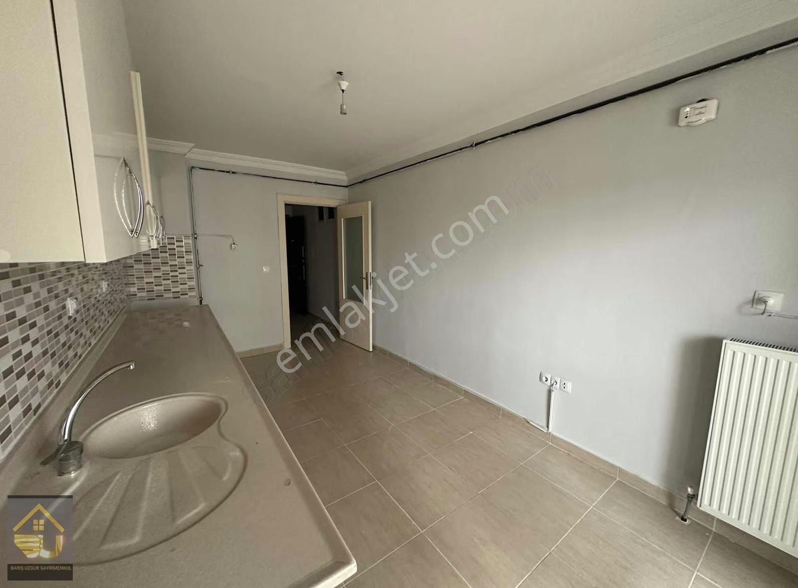 Üreğil Mah.merkezi Yerde Site İçerisinde Kiralık 3+1 Daire - Görsel 9