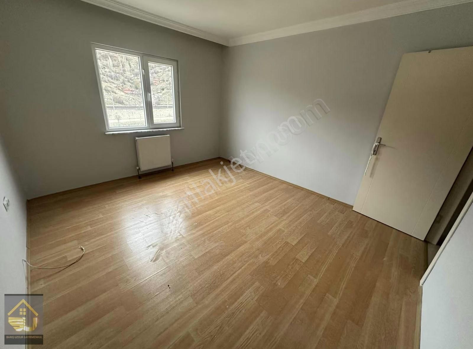 Üreğil Mah.merkezi Yerde Site İçerisinde Kiralık 3+1 Daire - Görsel 4