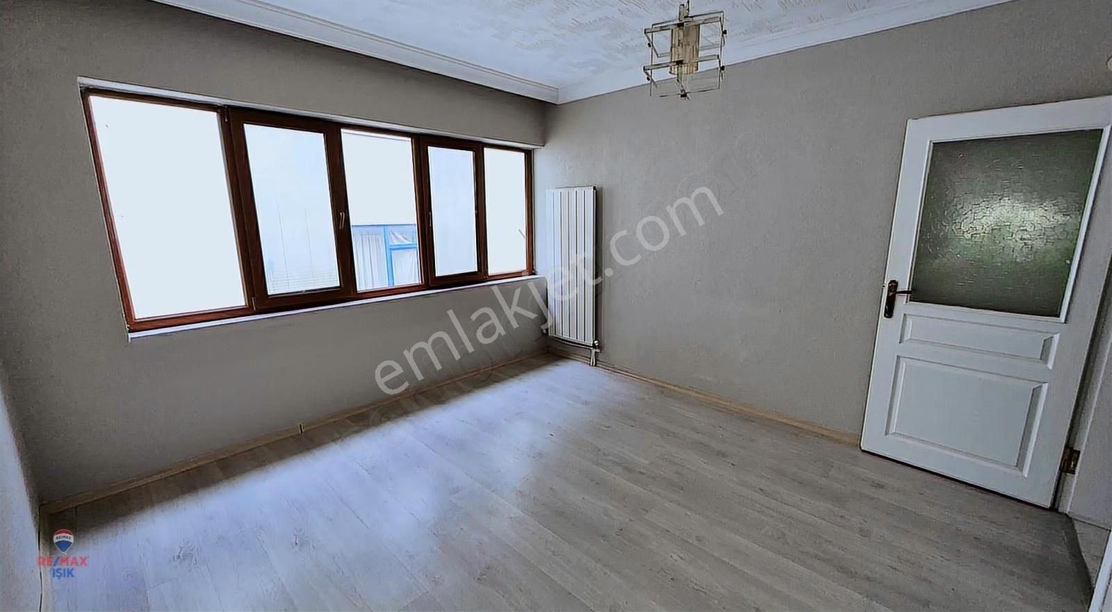 Sarıgazi Merkez De,metroya Yürüme Mesafesinde Geniş 2+1 - Görsel 21