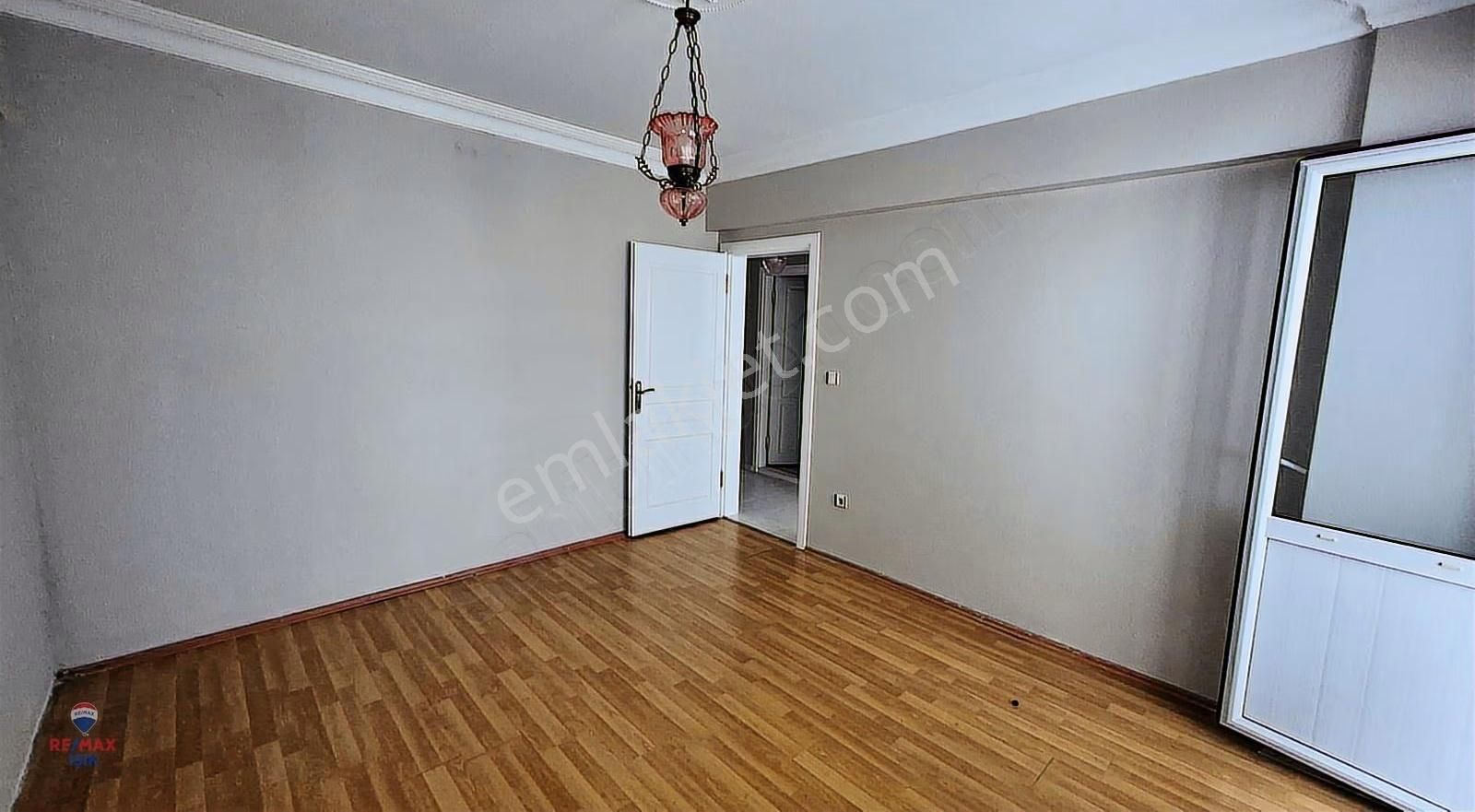 Sarıgazi Merkez De,metroya Yürüme Mesafesinde Geniş 2+1 - Görsel 11