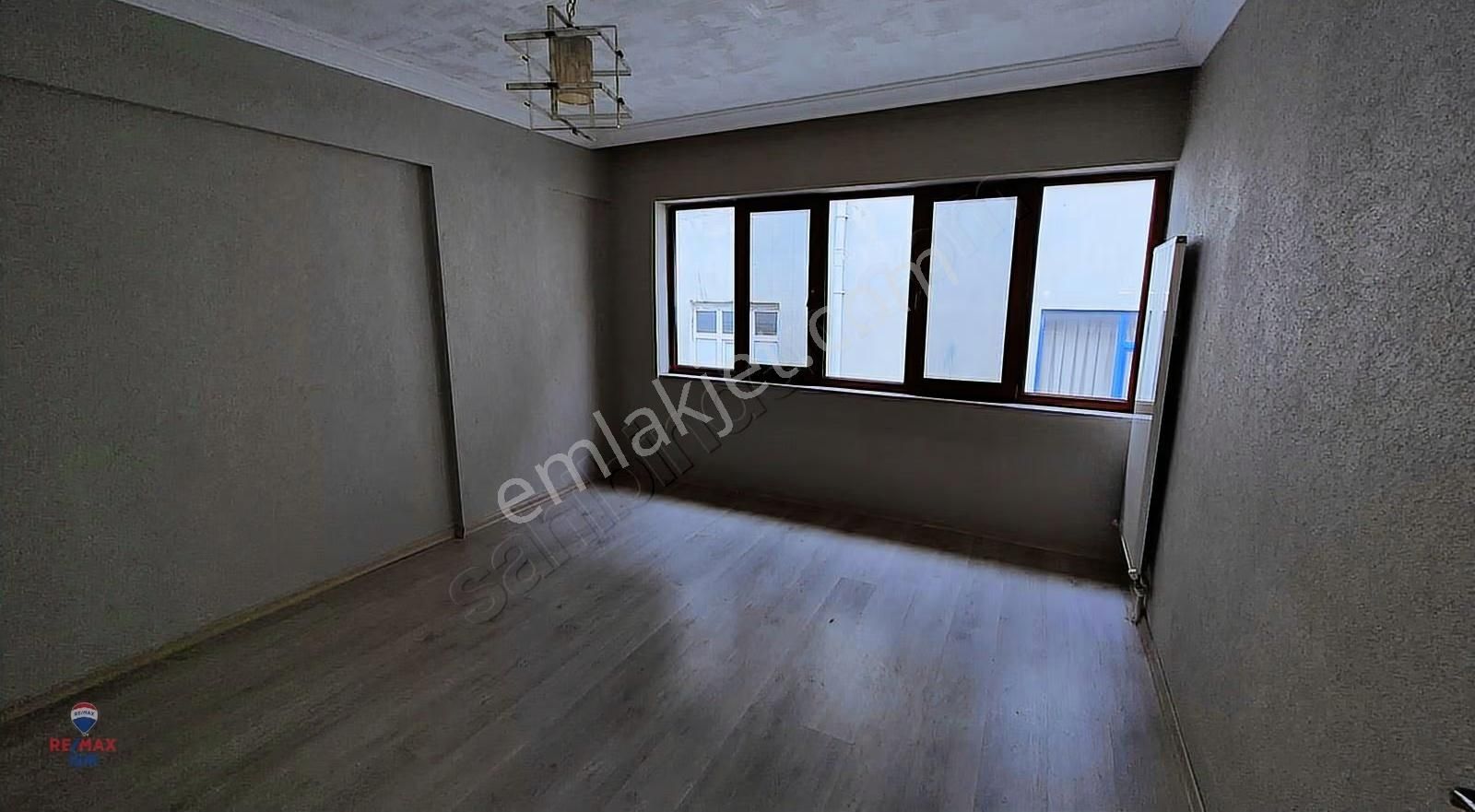 Sarıgazi Merkez De,metroya Yürüme Mesafesinde Geniş 2+1 - Görsel 13