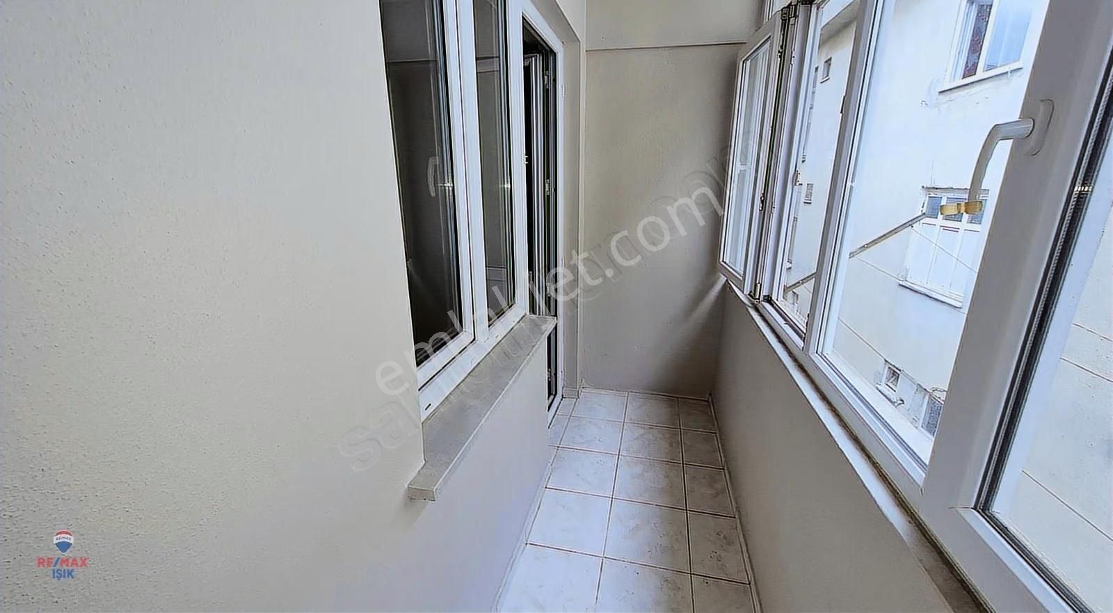 Sarıgazi Merkez De,metroya Yürüme Mesafesinde Geniş 2+1 - Görsel 8