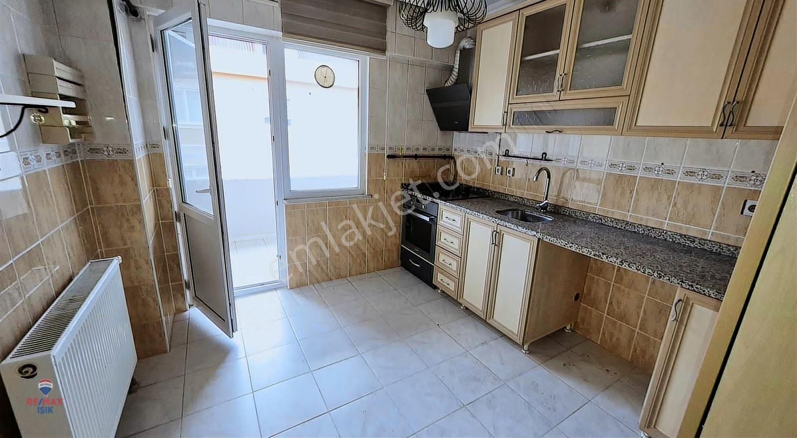 Sarıgazi Merkez De,metroya Yürüme Mesafesinde Geniş 2+1 - Görsel 23