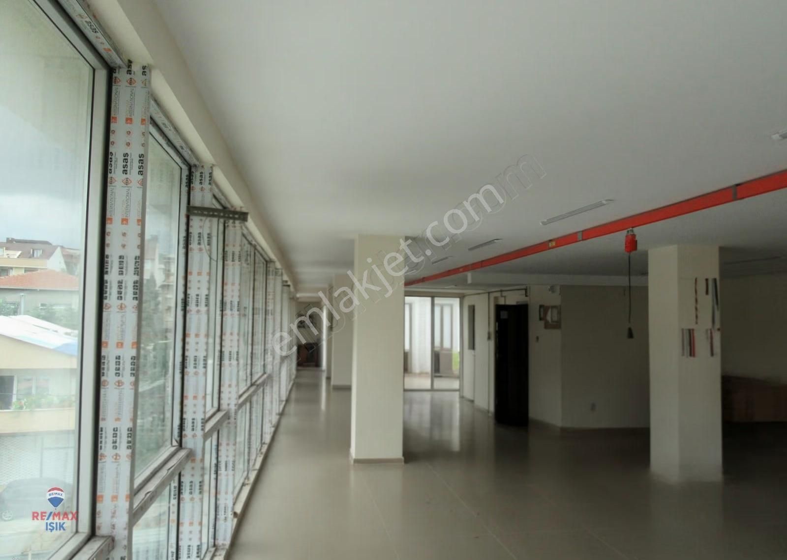Sancaktepe De Çok Amaçlı 1000m2 Plaza - Görsel 6