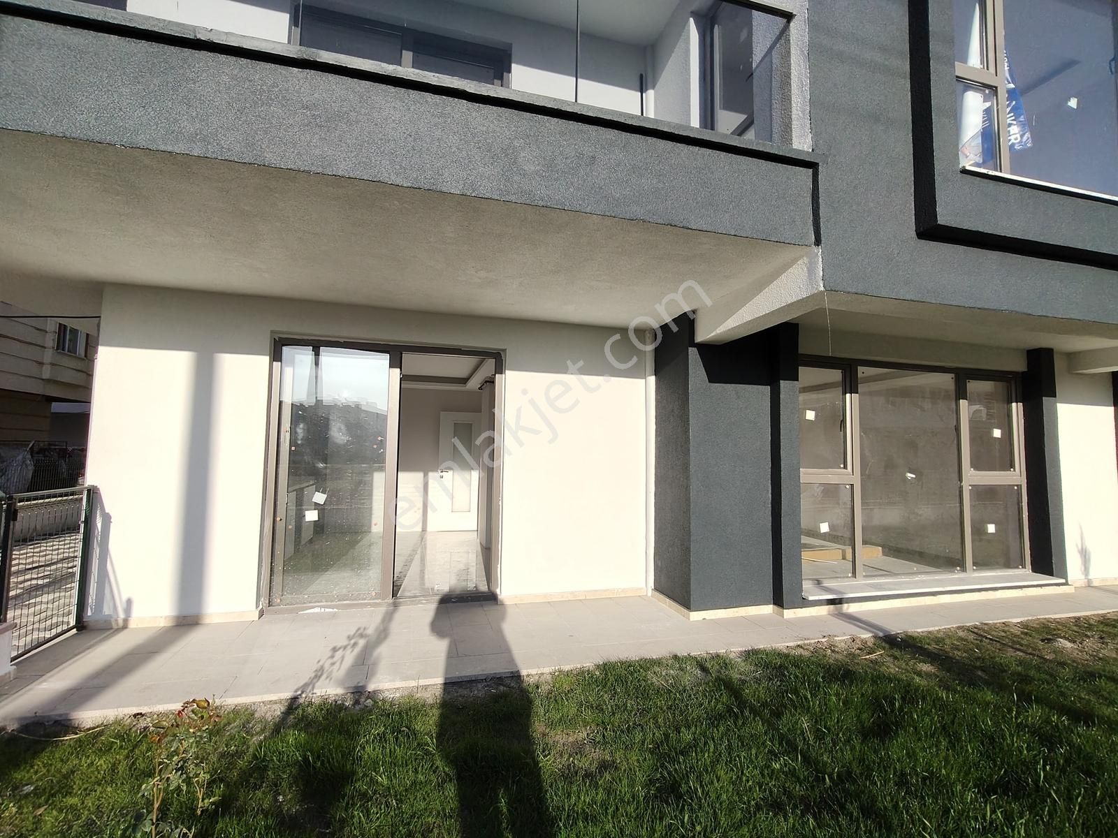 Sıfır,3+1 İskanlı, 60 M2 Bahçeli, Asansör, Otopark,yerden Isıtma - Görsel 3