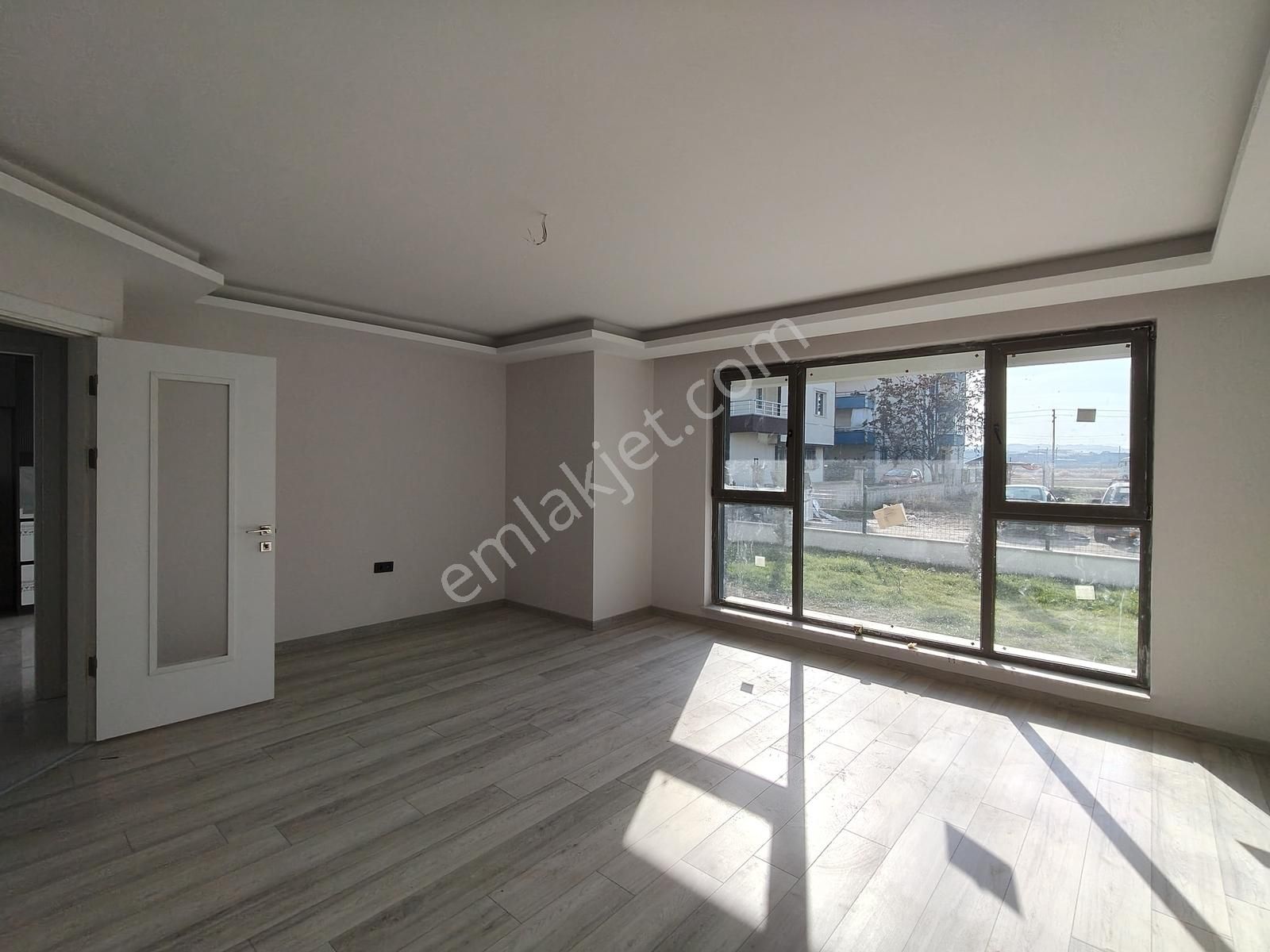 Sıfır,3+1 İskanlı, 60 M2 Bahçeli, Asansör, Otopark,yerden Isıtma - Görsel 9