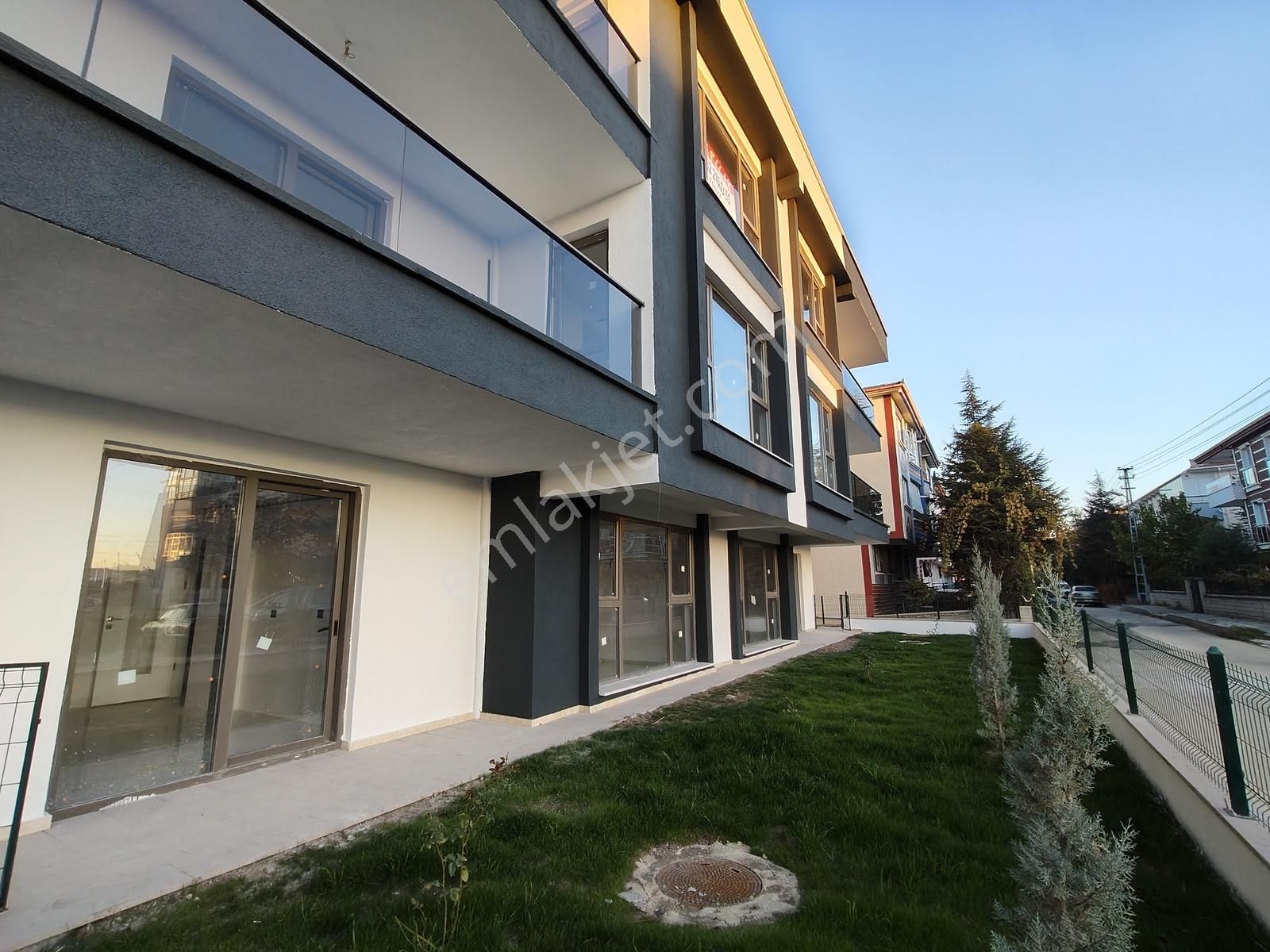 Sıfır,3+1 İskanlı, 60 M2 Bahçeli, Asansör, Otopark,yerden Isıtma - Görsel 2