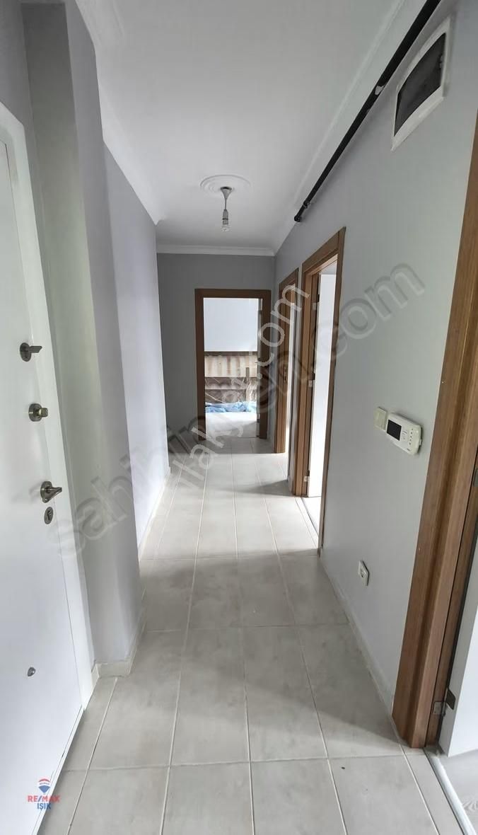 Metroya 150 Metre Mesafede Arakat 2+1 Daire - Görsel 7