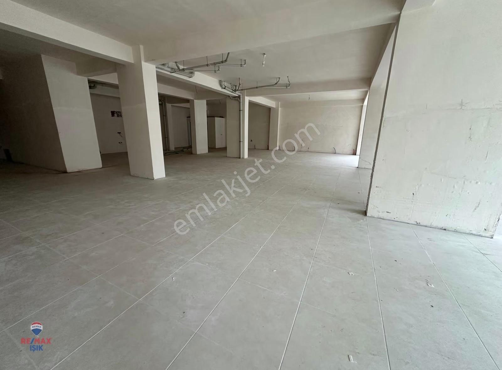 Sultanbeyli Mehmet Akif Mahallesinde Kiralık Sıfır Dükkan - Görsel 2