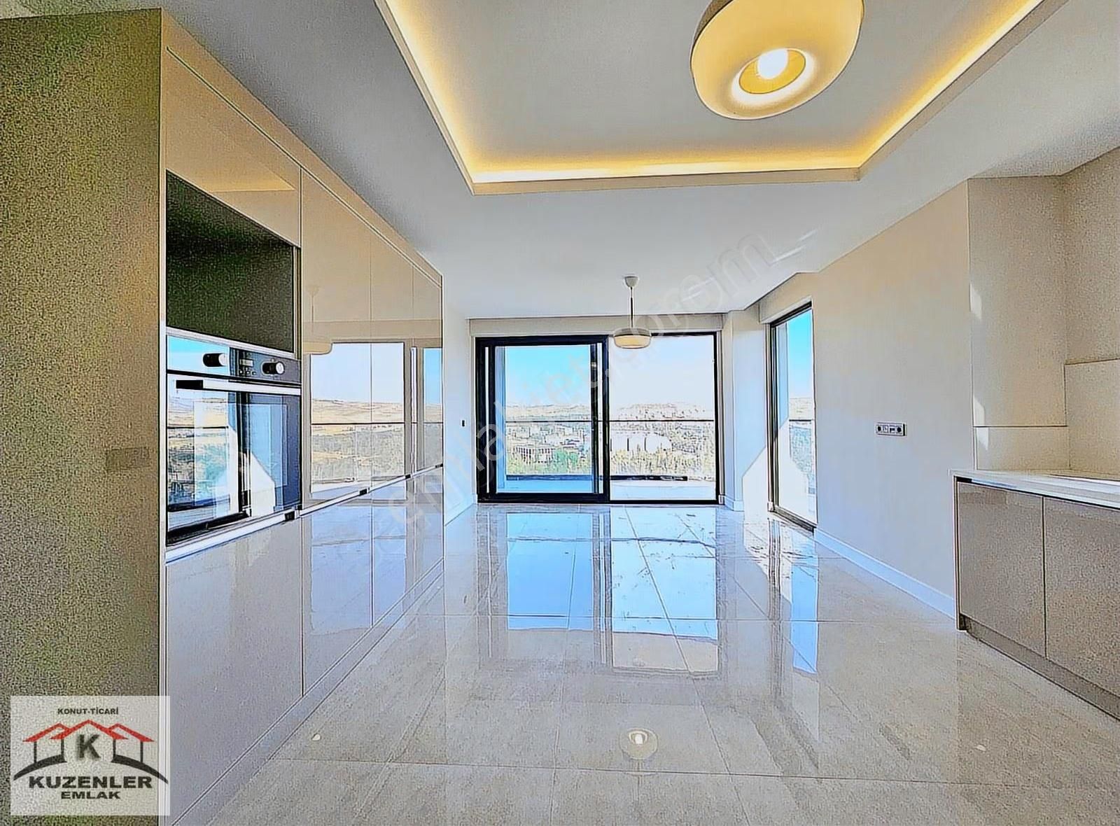 Pineta Konutları_12.kat Tam Güney K.oto 211m2 35m2 Mutfak Lüks 4