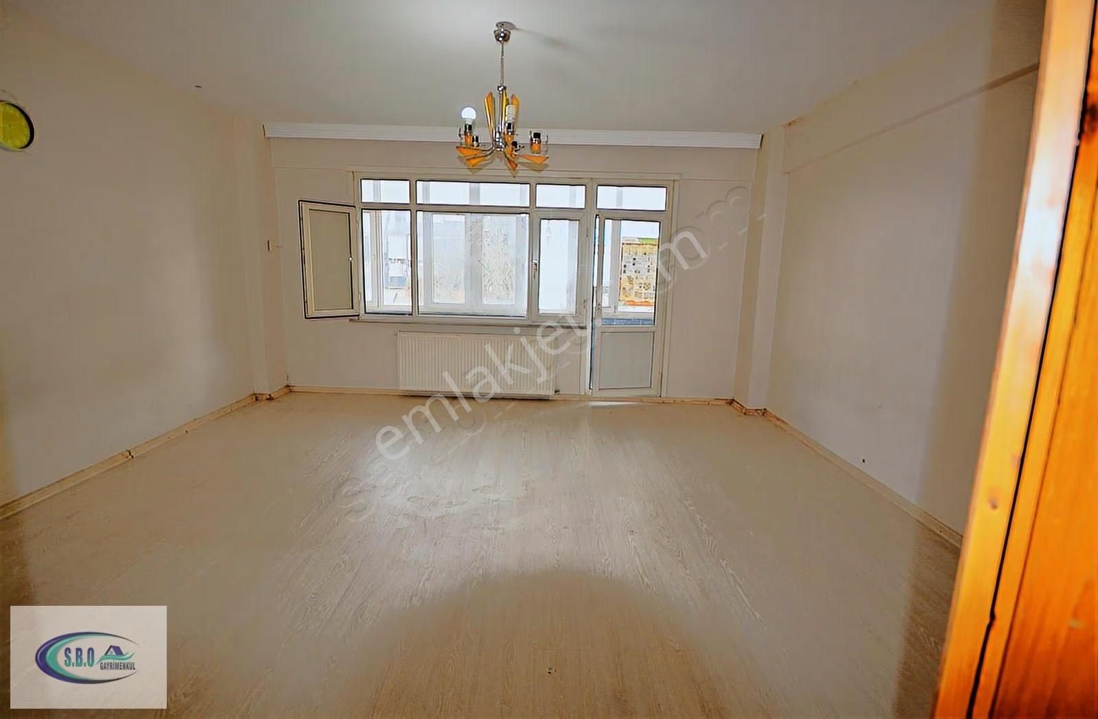 Kiralık Fatih Mahallesinde 100 Mk. Cadde Üzerinde 2+1 Daire