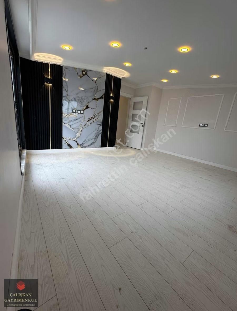 Taşoluk Mahallesinde Ultra Lüx 2+1 90 Metre Daire Otoparklı