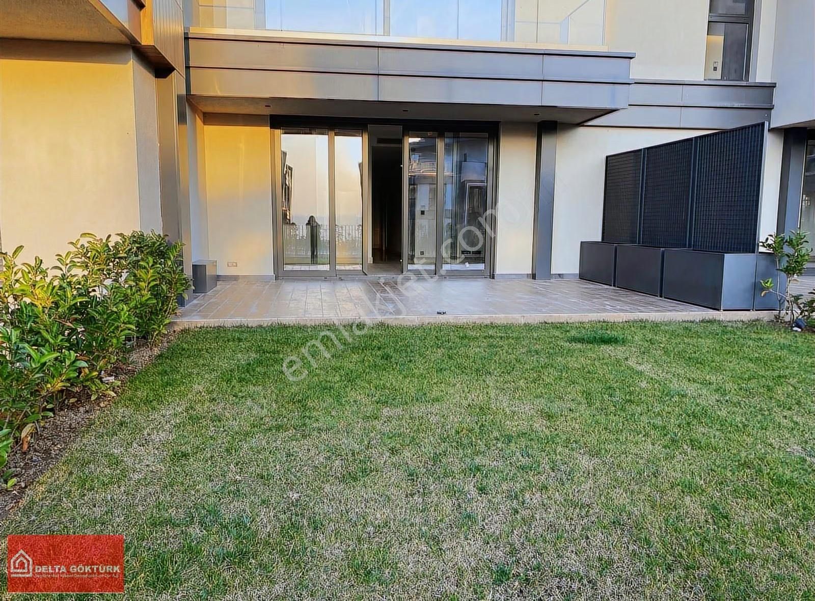 Kemerburgaz'da Maya Kemer Evleri'nde Bahçeli 2.5+1 Kiralık Daire