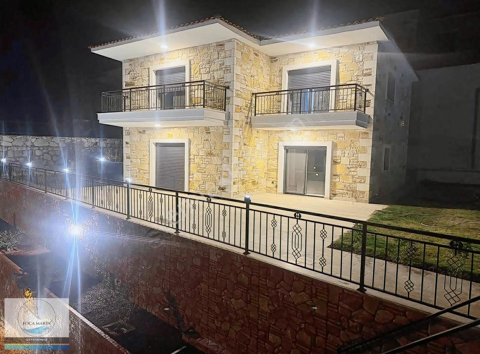 Foçaköy'de Müstakil Geniş Bahçeli 4+1 Villa