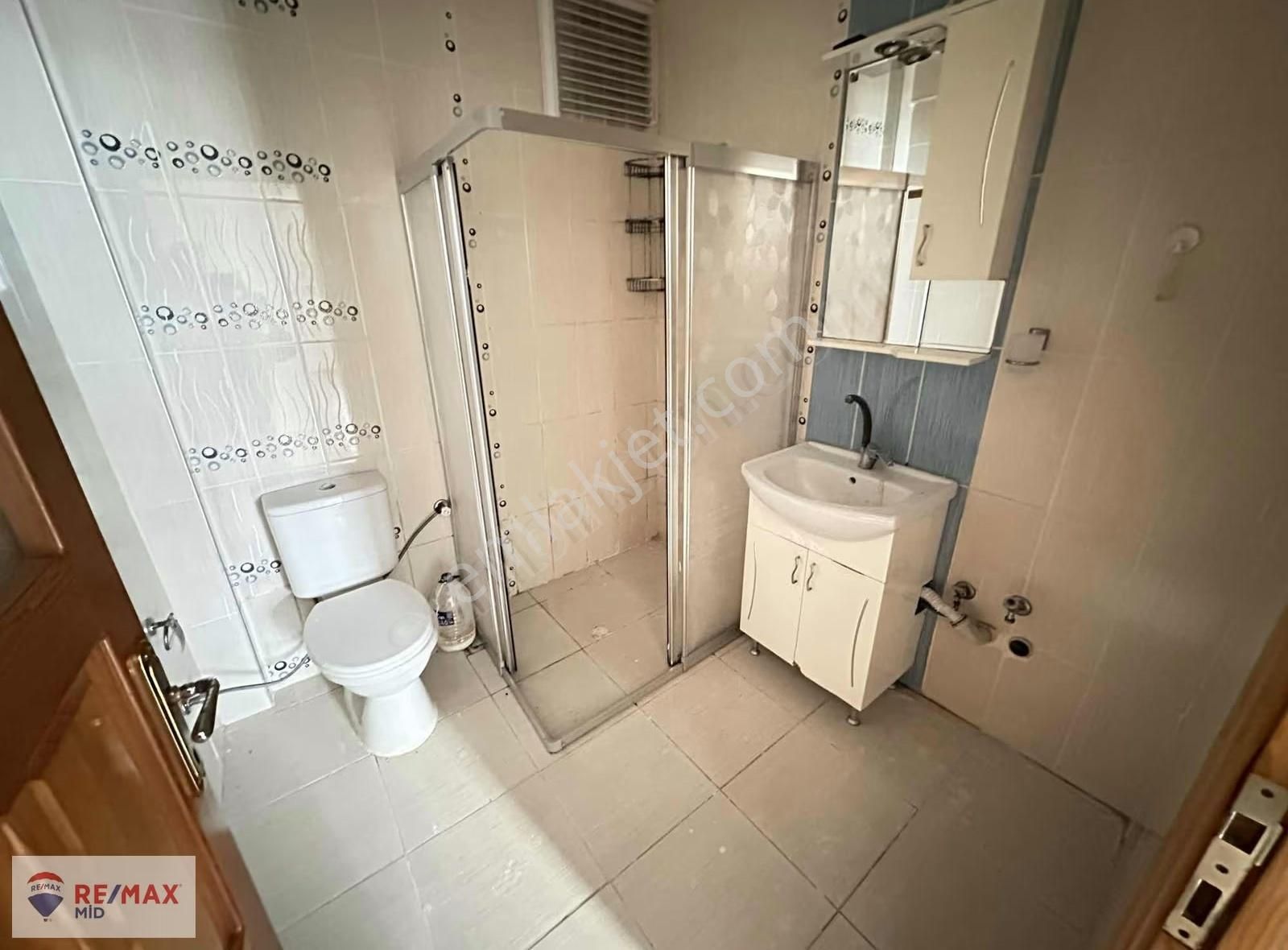 Remax Mid'den Cumhuriyet Lisesi Yakını 2+1 Kiralık Daire - Görsel 6