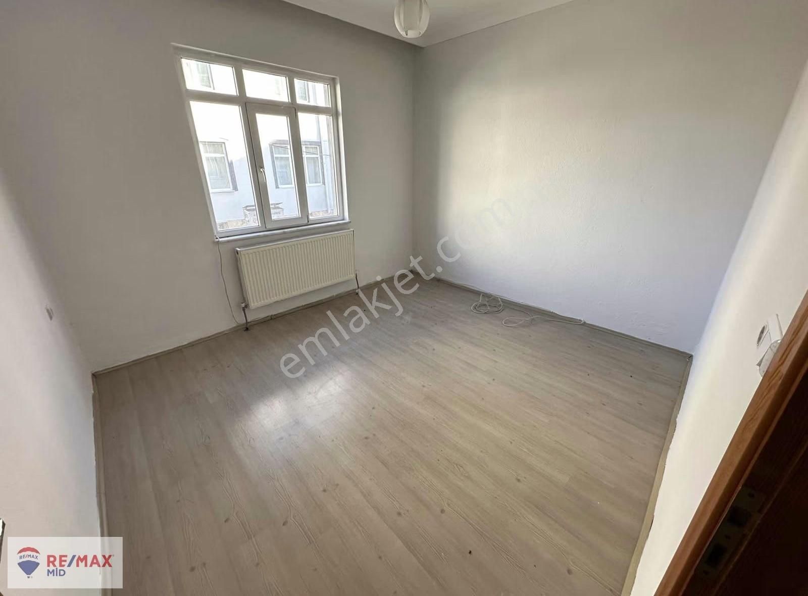 Remax Mid'den Cumhuriyet Lisesi Yakını 2+1 Kiralık Daire - Görsel 10