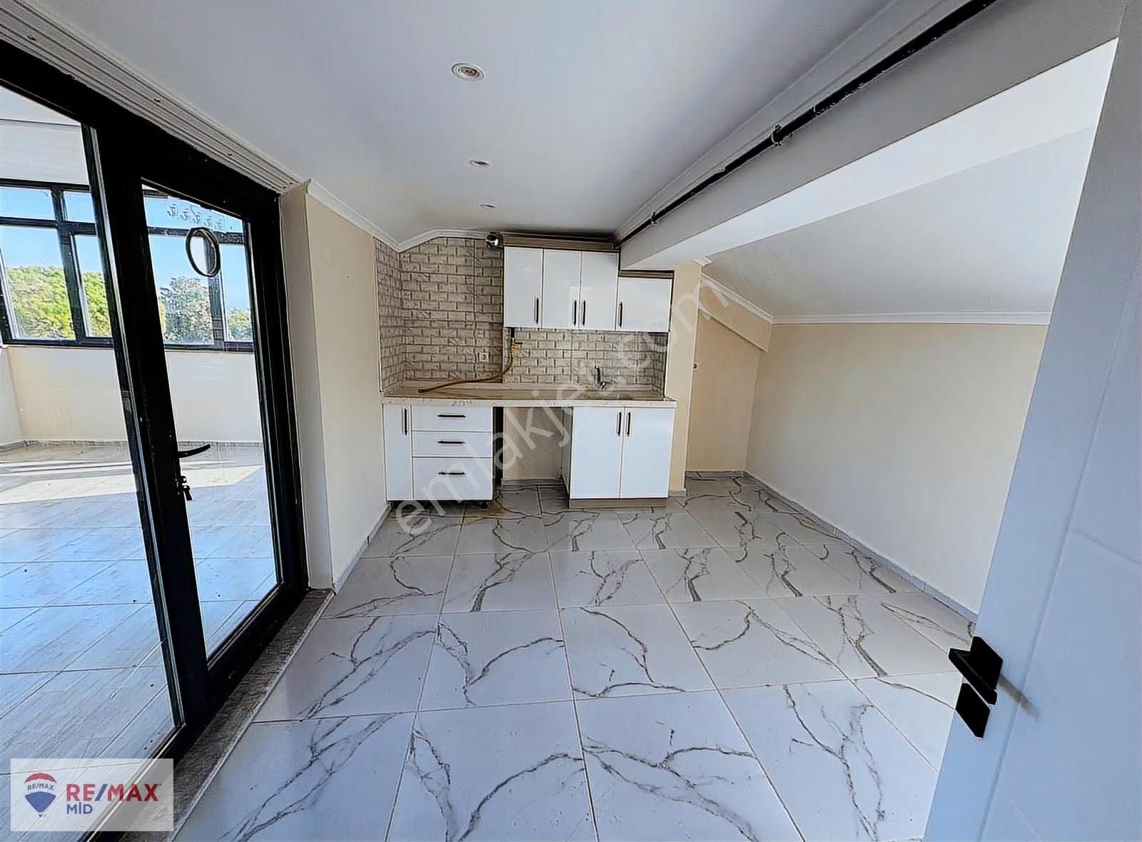 Remax Mid Kiralık 200 M2 Dubleks 3 Yaşında Daire - Görsel 10