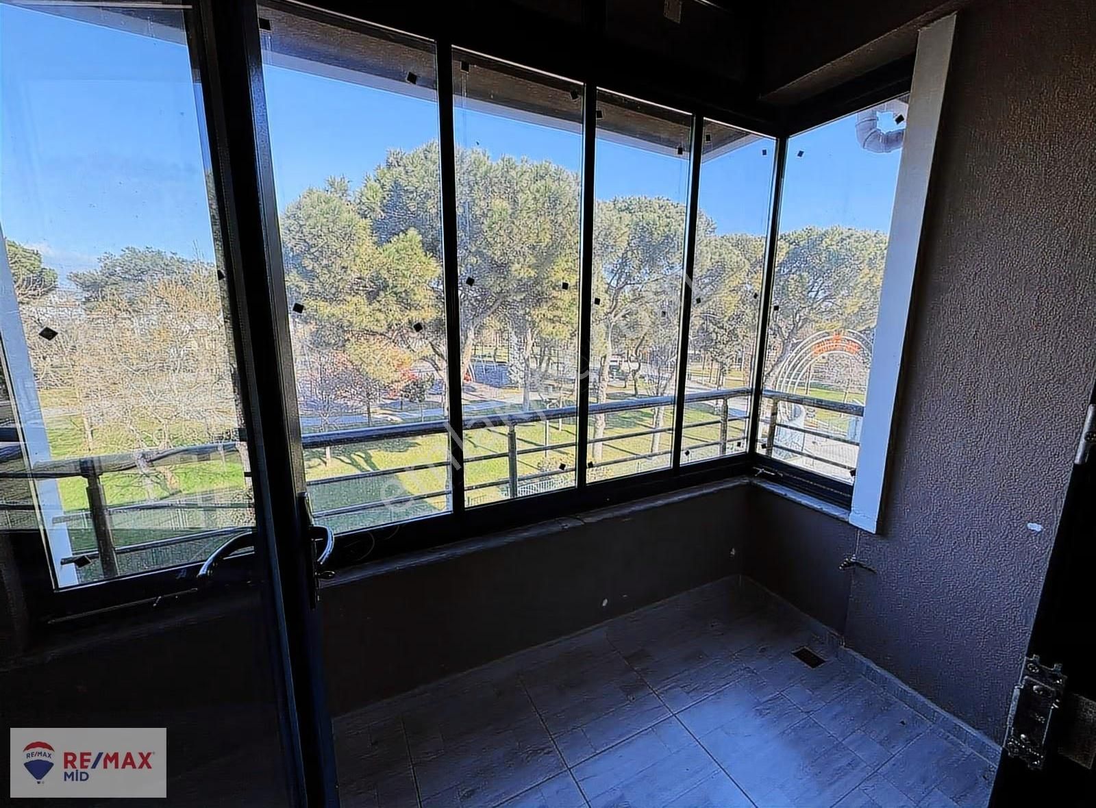 Remax Mid Kiralık 200 M2 Dubleks 3 Yaşında Daire - Görsel 14