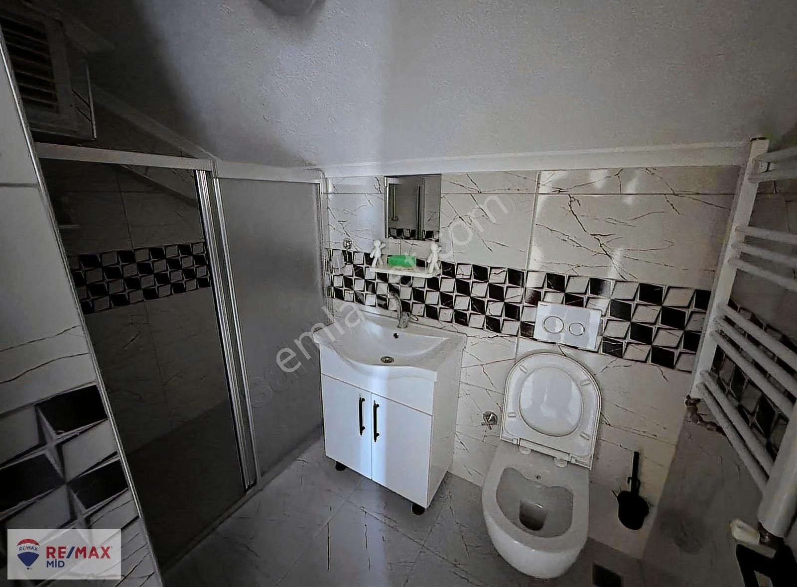 Remax Mid Kiralık 200 M2 Dubleks 3 Yaşında Daire - Görsel 13