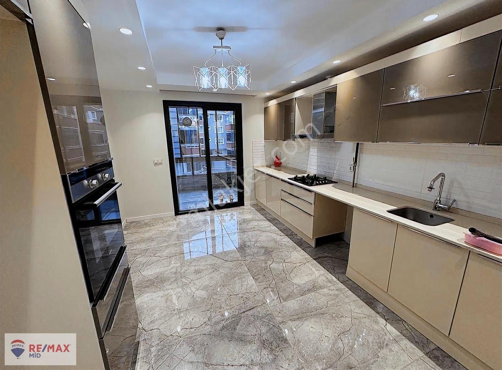 Remax Mid Balıkesir Karesi Paşaalanı Mh. Kiralık Geniş 3+1 Daire - Görsel 15