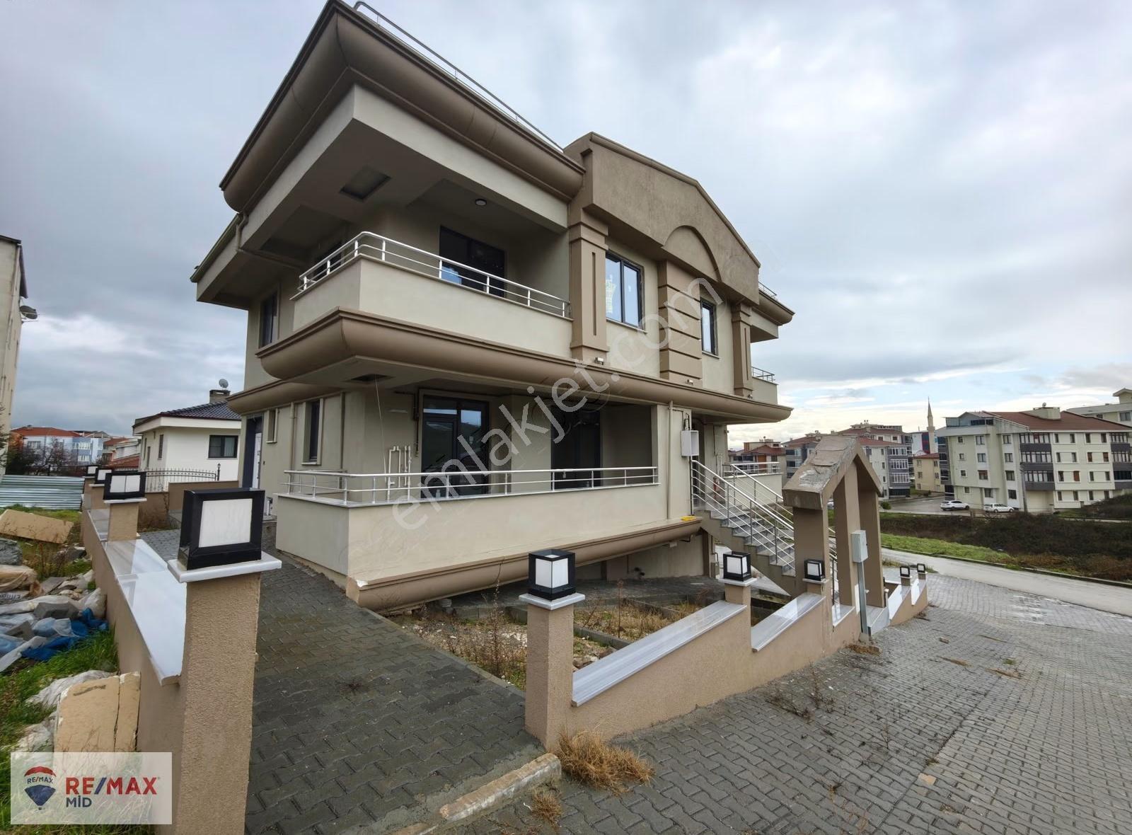 Remax Mid - Satılık 5+1 Trıbleks Villa - Toygar - Sıfır - Görsel 12