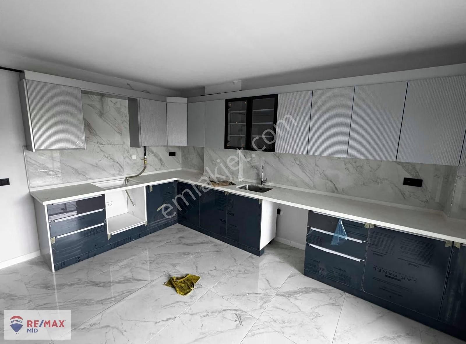 Re/max Mid'den Karesi Toygar'da Giyinme Odalı & Lüks Satılık 3+1 - Görsel 2