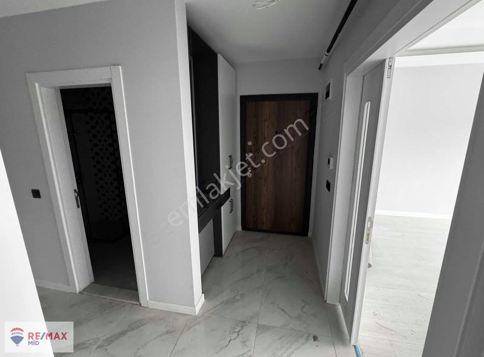 Re/max Mid'den Karesi Toygar'da Giyinme Odalı & Lüks Satılık 3+1 - Görsel 4