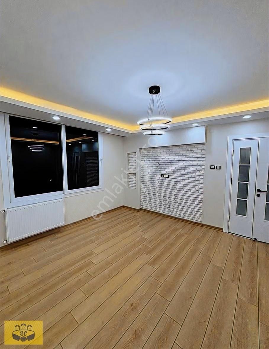 K.evren Semt Pazarı Civ. 3+1 Kapalı Mutfak Kombili+çift Banyolu - Görsel 6