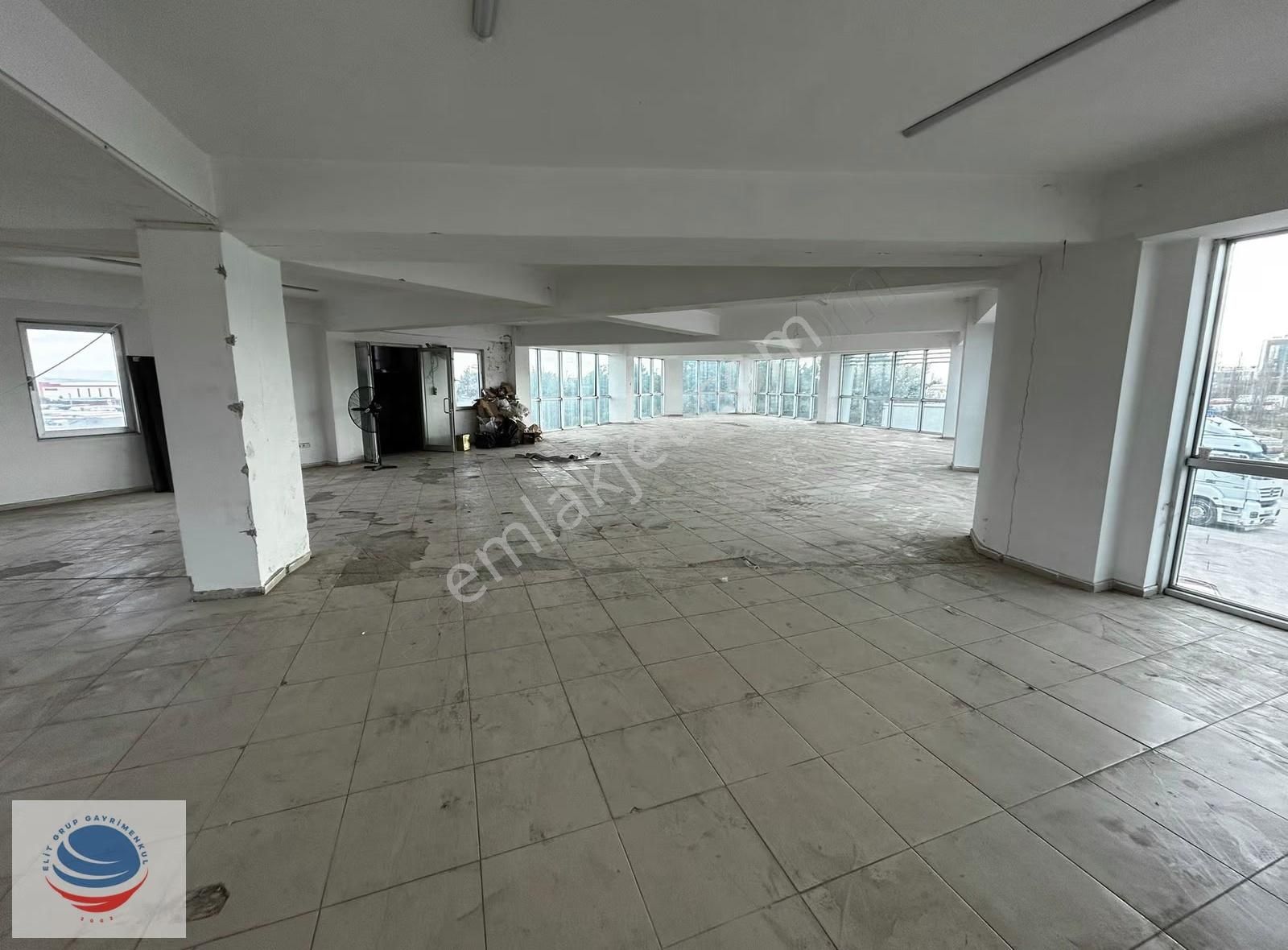 Balçık Mh Gosb Yolunda Kiralık Kdvli 1000m² Prestijli İş Yeri - Görsel 3