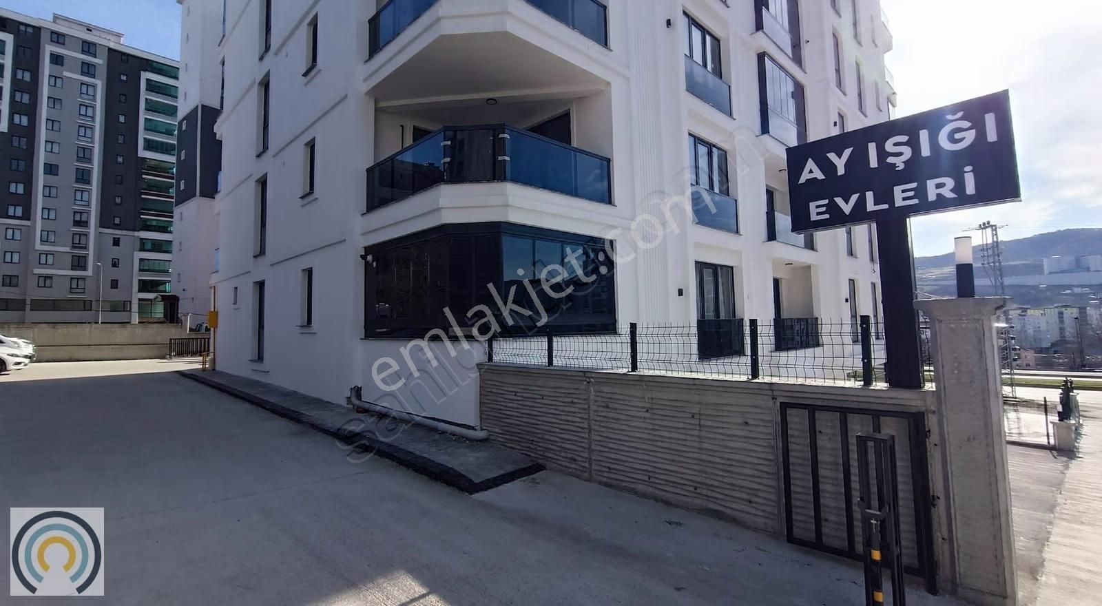 İlkadım Kışla Polatlı Bulvarına Cephe Satılık 3+1 Daire - Görsel 2