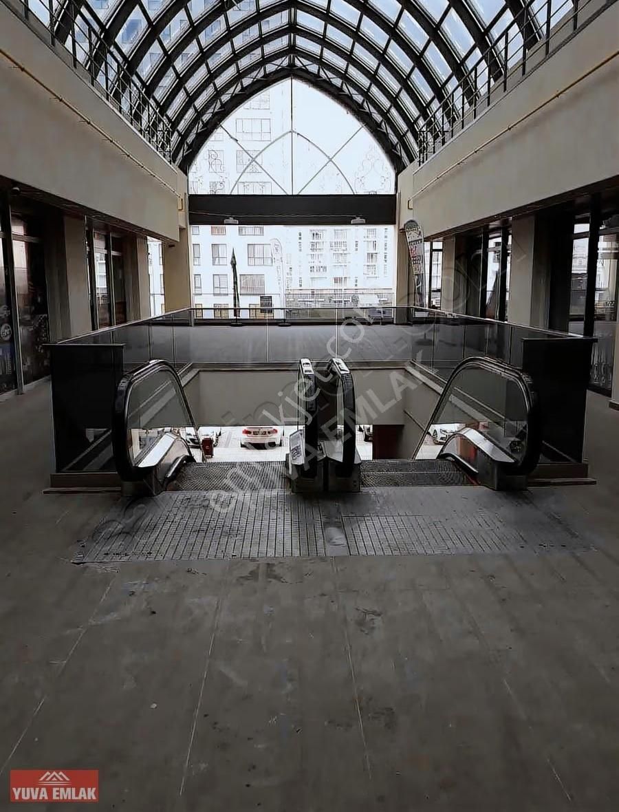 Kayaşehir Parkmavera1 Meydanda Satılık Dükkan Belediye Karşısı