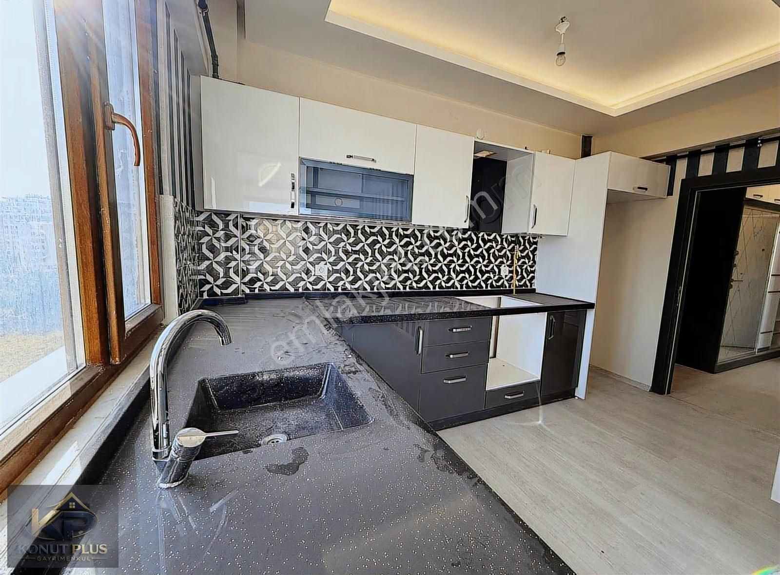 Yakut Mah. Yatay Mimari, Park Cepheli 3,5+1 Satılık Daire