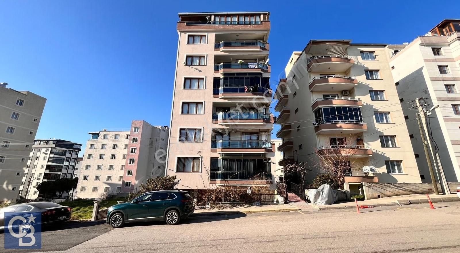 Aliağa Yenimahalle'de Satılık 3+1 Geniş Daire