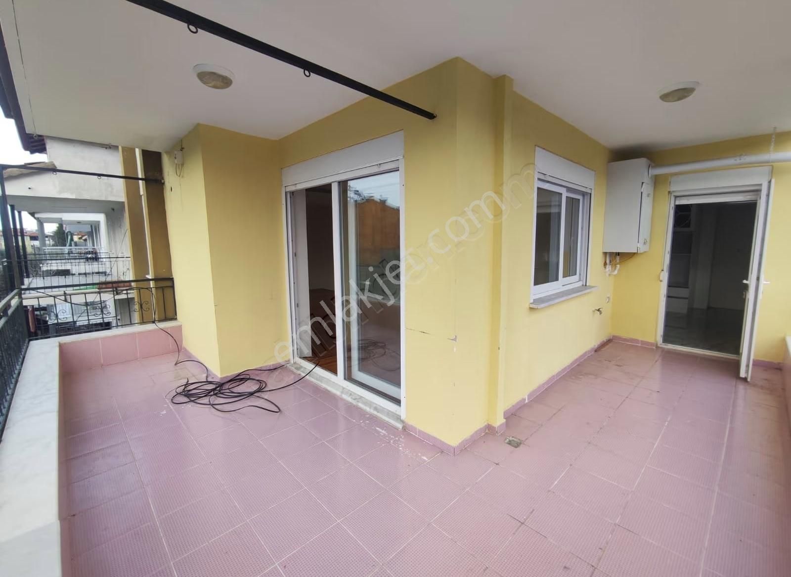 Cumhuriyet Mahallesinde 170 M2 Geniş İçi Yeni Kiralık 3+1 Daire - Görsel 11