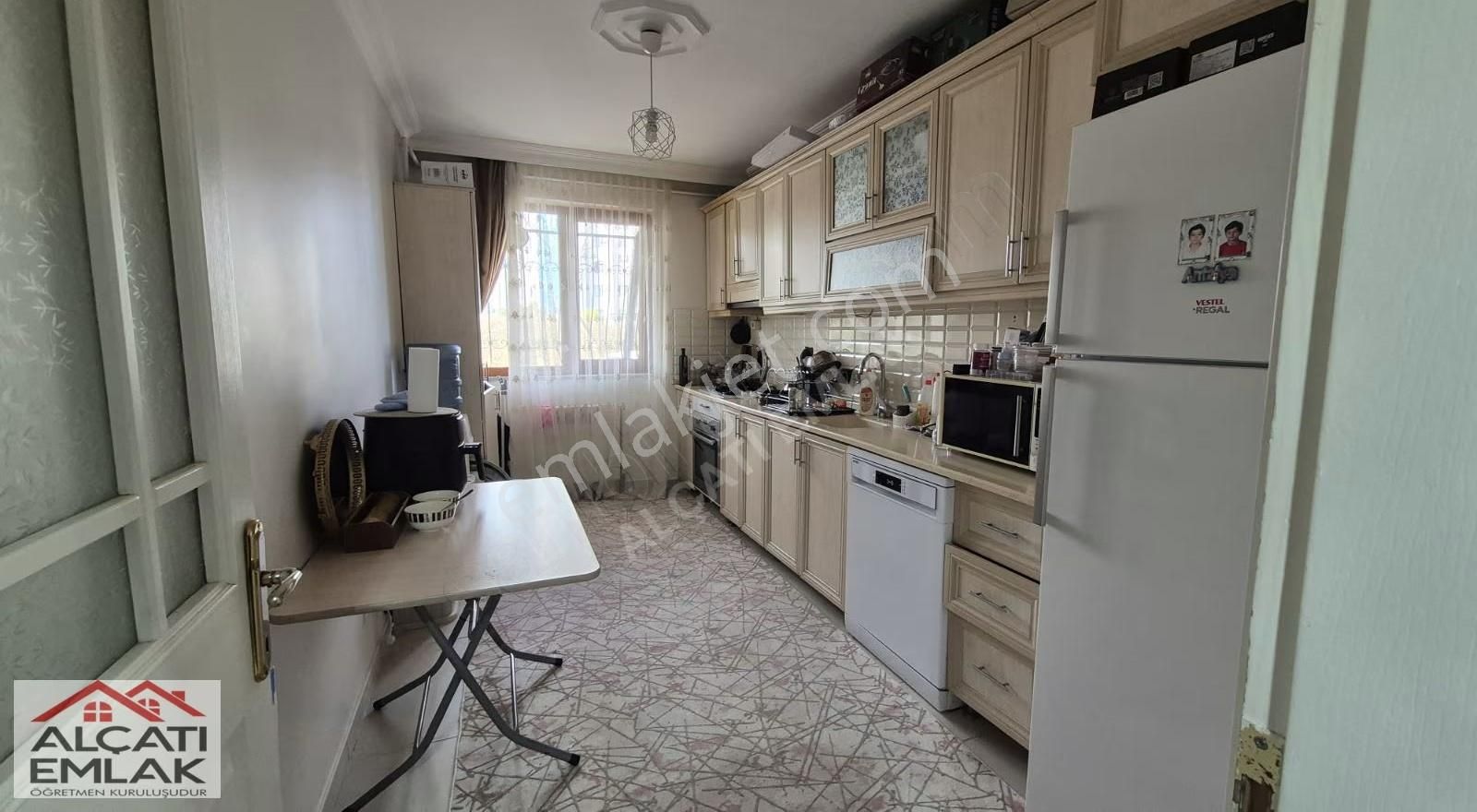 Başakşehir'de Satılık 2+1 Daire: Merkezi Konum, Ulaşım Kolaylığı - Görsel 12