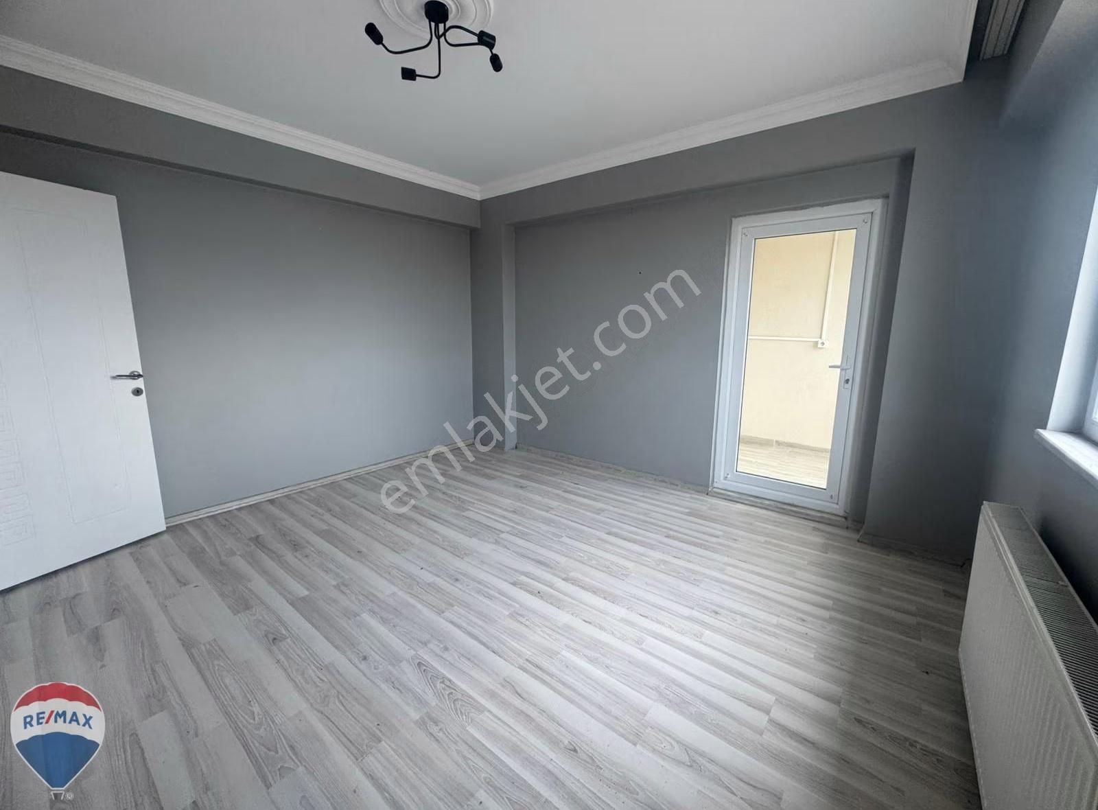 Arifiye Hanlıköyde Depolama Alanlı Arakat Kiralık 2+1 Daire