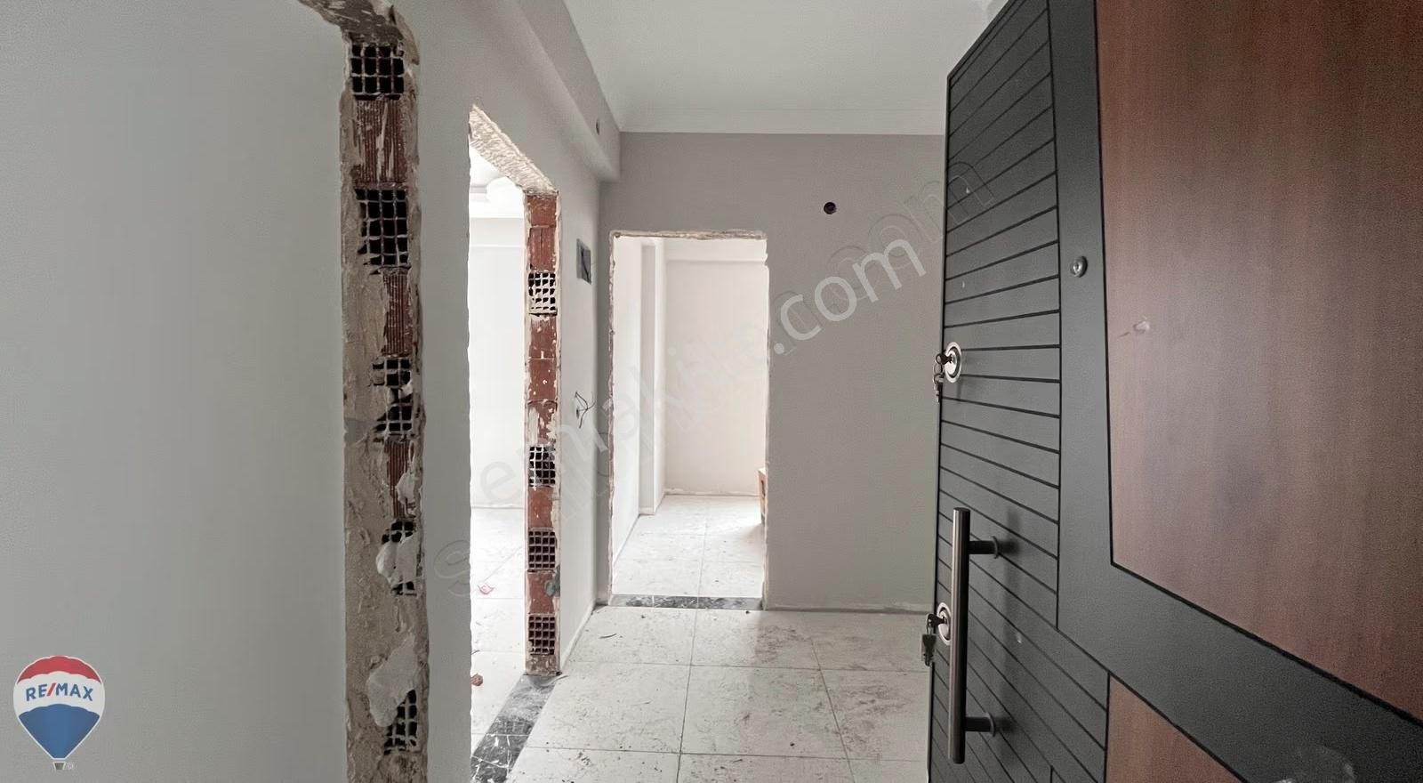 Remax Maviden Fatih Mah. 2+1 92 M2 Balkonlu Yüksek Giriş Daire - Görsel 2