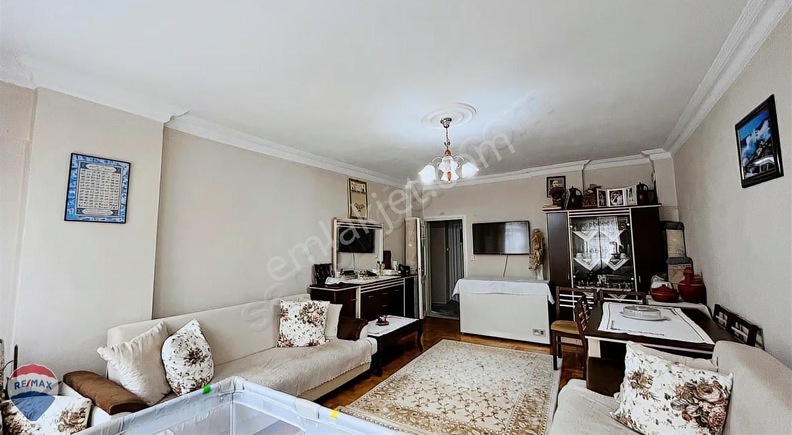 Remax Maviden Çoruh Evlerde 3+1 2.kat 140 M2 Balkon+ Depoludaire - Görsel 2
