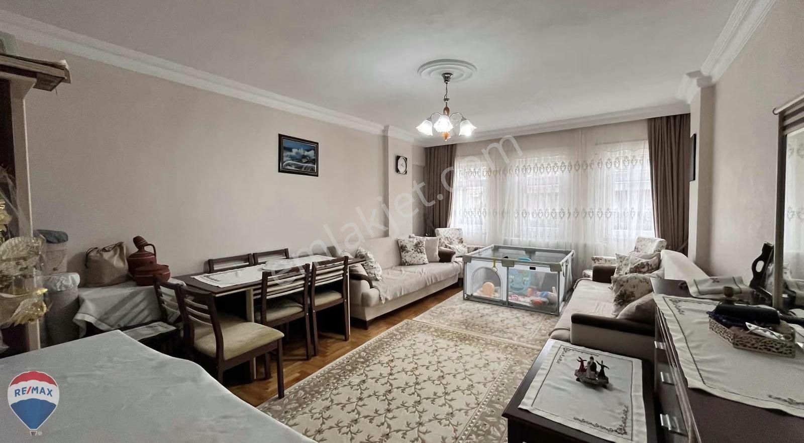 Remax Maviden Çoruh Evlerde 3+1 2.kat 140 M2 Balkon+ Depoludaire - Görsel 5