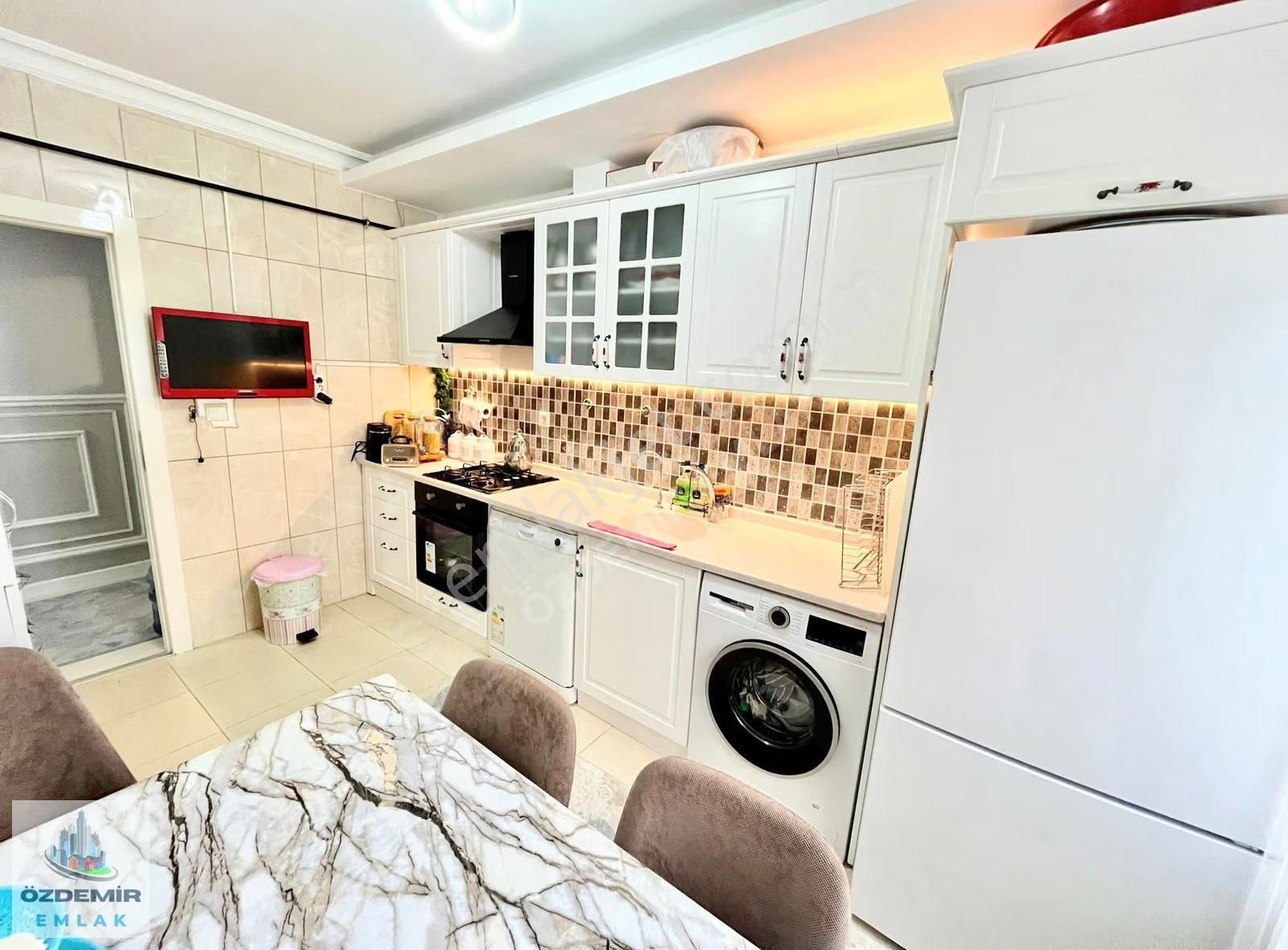 Özdemir Emlak'tan Görülmeye Değer Full Yapılı Kış Bahçeli 3+1!!! - Görsel 15
