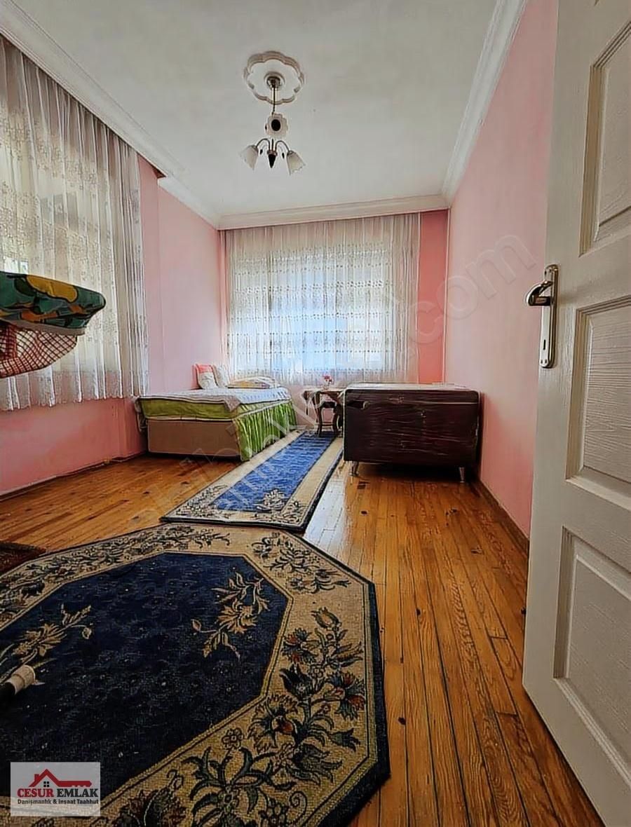 Cesurdan Yok Böyle Geniş Daire - Görsel 12