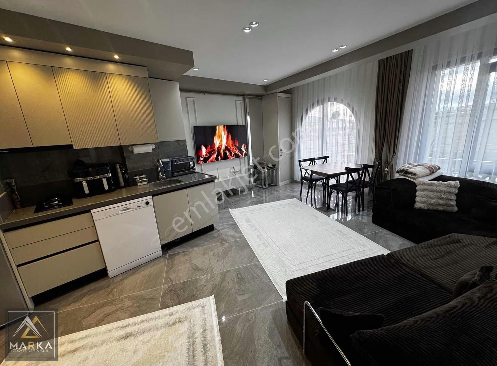 Marka'dan Dpü Karşısı Collesium'da Eşyalı Özel Konsept Daireler - Görsel 11