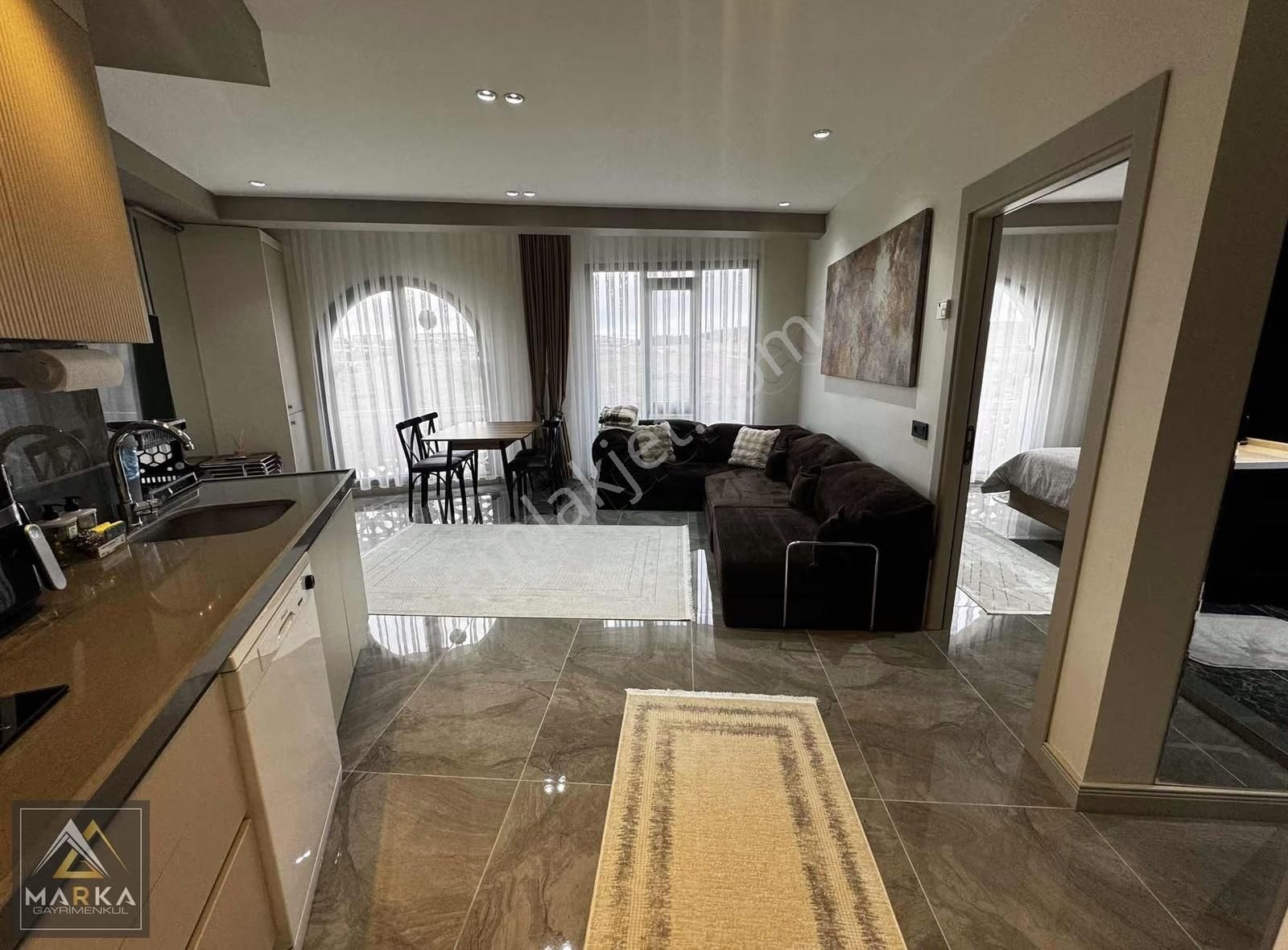 Marka'dan Dpü Karşısı Collesium'da Eşyalı Özel Konsept Daireler - Görsel 3