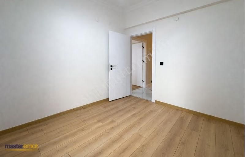 Barış Mahallesinde | Tadilatlı Masrafsız | Taşınmaya Hazır Daire - Görsel 2