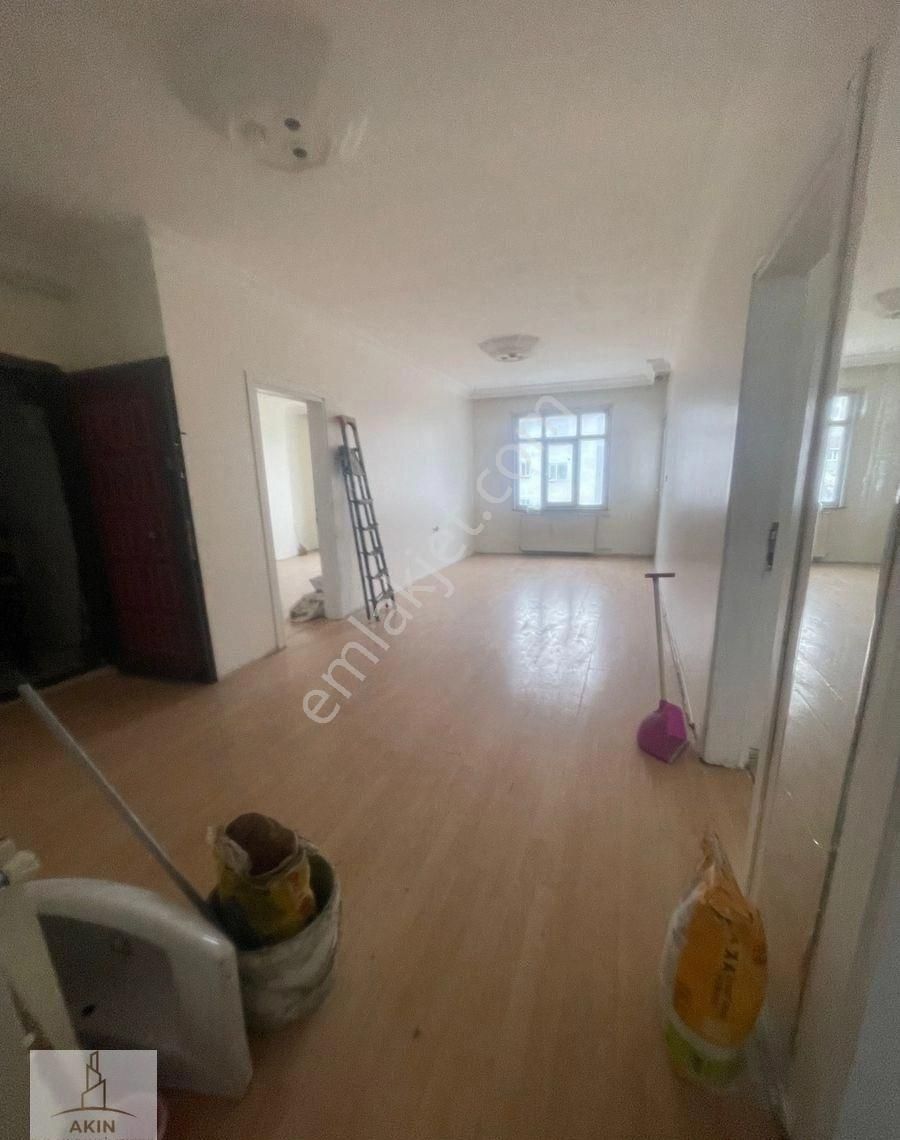 Tadilat Boyası Yapılmış Cadde Üzeri Geniş 2 Banyolu Kiralık 2+1 Daire - Görsel 4